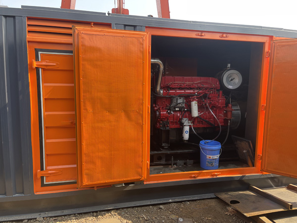 阿拉尔农场哪些因素会影响 200KW 柴油发电机的燃油消耗率？